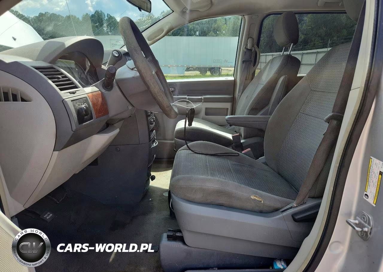 2008 Chrysler Town & Country Lx VIN:2A8HR44H68R743398 - 7