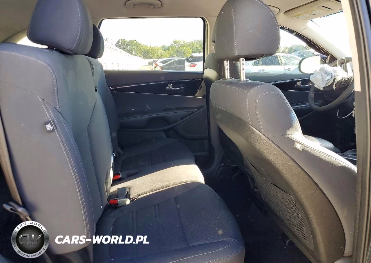2018 Kia Sorento Lx VIN:5XYPGDA33JG377377 - 11