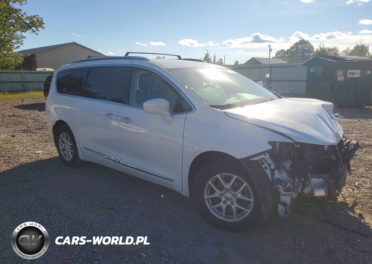 2020 Chrysler Pacifica Touring L VIN:2C4RC1BG0LR105761 - 4