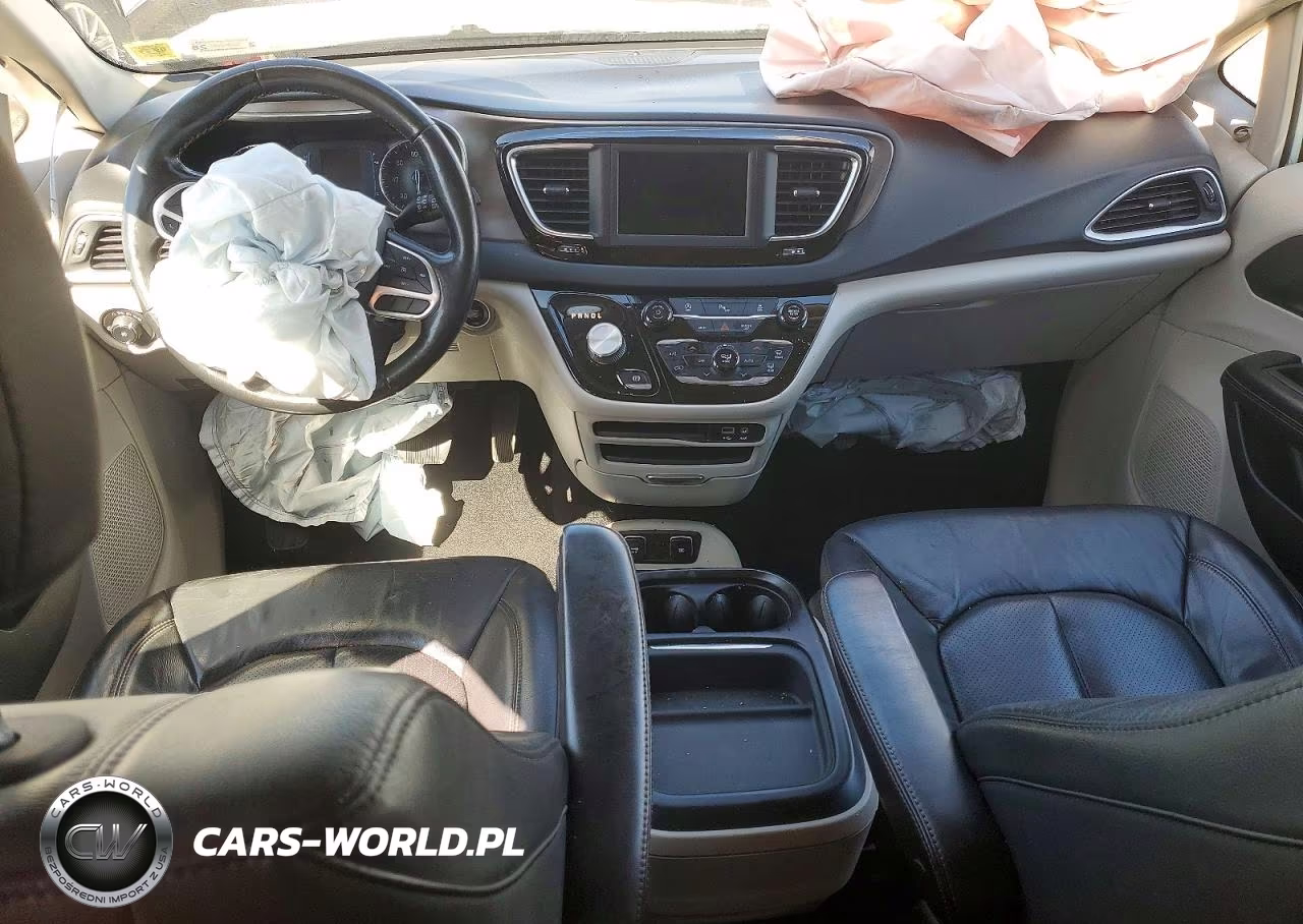 2020 Chrysler Pacifica Touring L VIN:2C4RC1BG0LR105761 - 8
