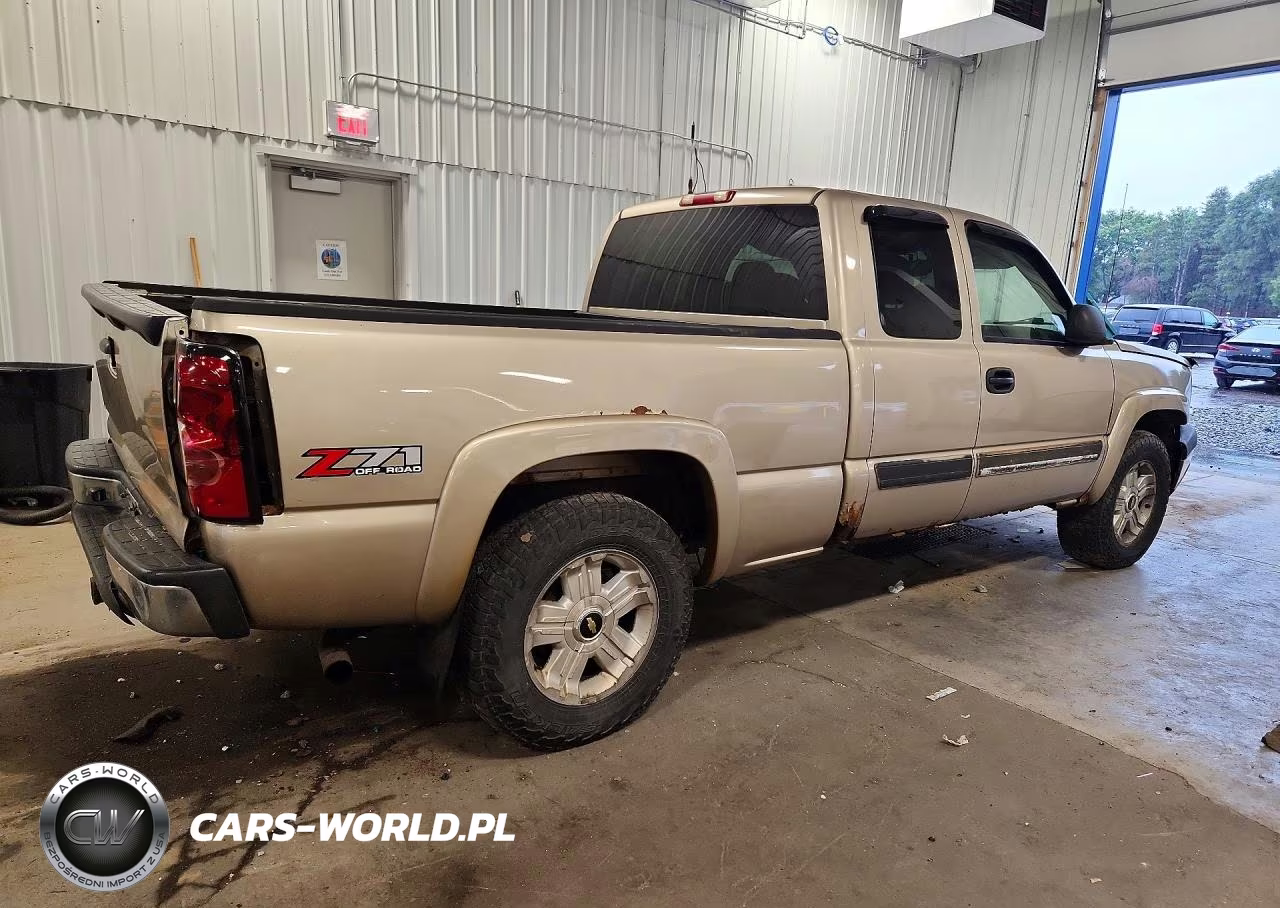 2005 Chevrolet Silverado K1500 VIN:2GCEK19B951333139 - 3