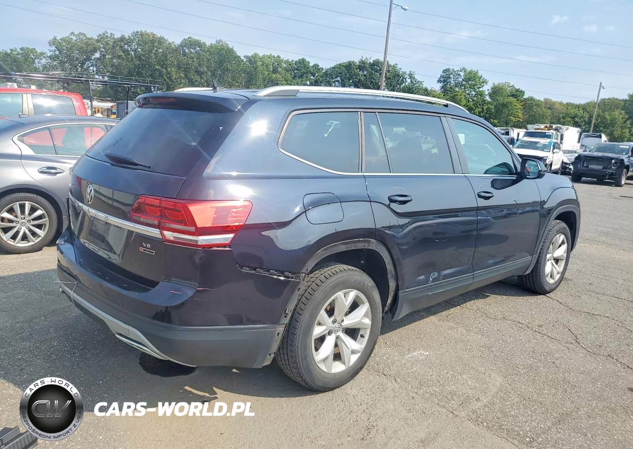 2018 Volkswagen Atlas S VIN:1V2GR2CAXJC531385 - 3
