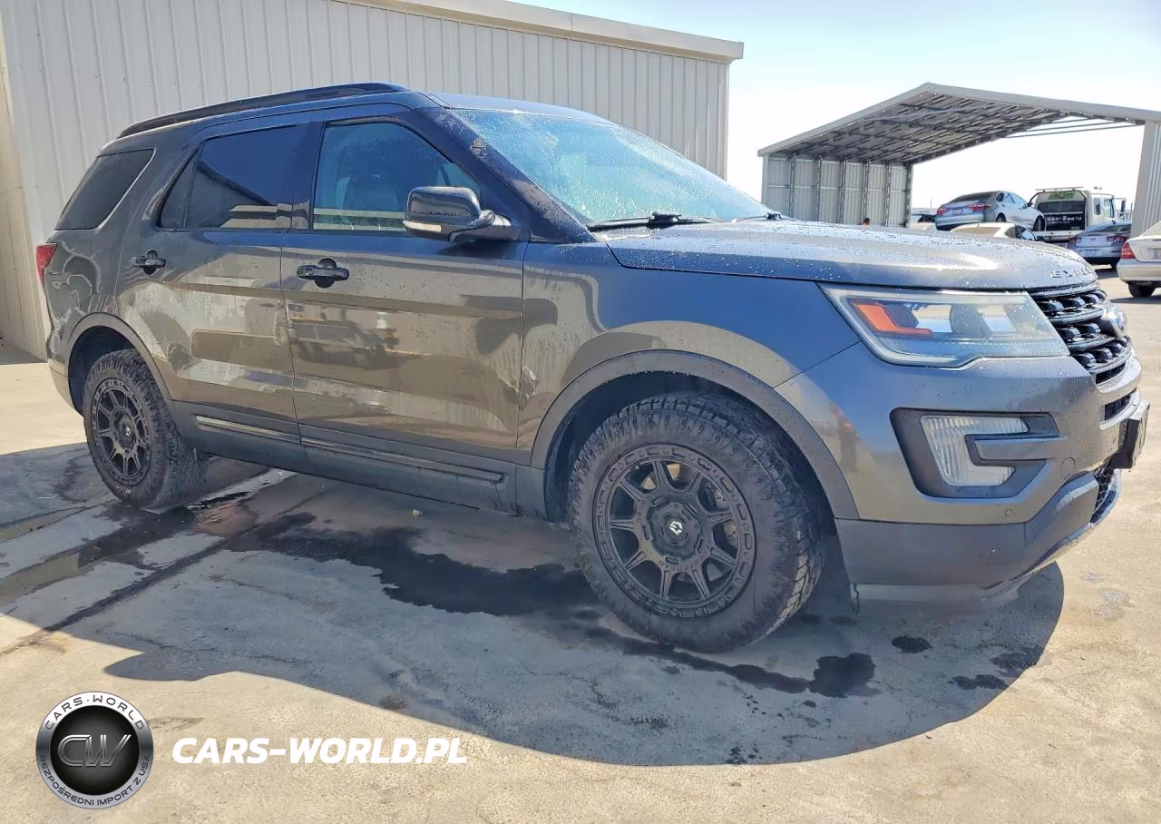 2017 Ford Explorer Sport VIN:1FM5K8GT1HGA23025 - 4