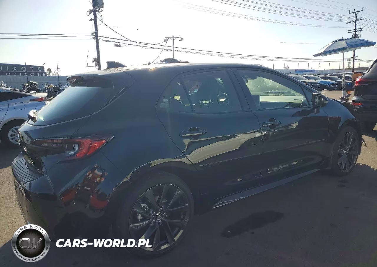 2024 Toyota Corolla Xse VIN:JTNC4MBE2R3229840 - 3