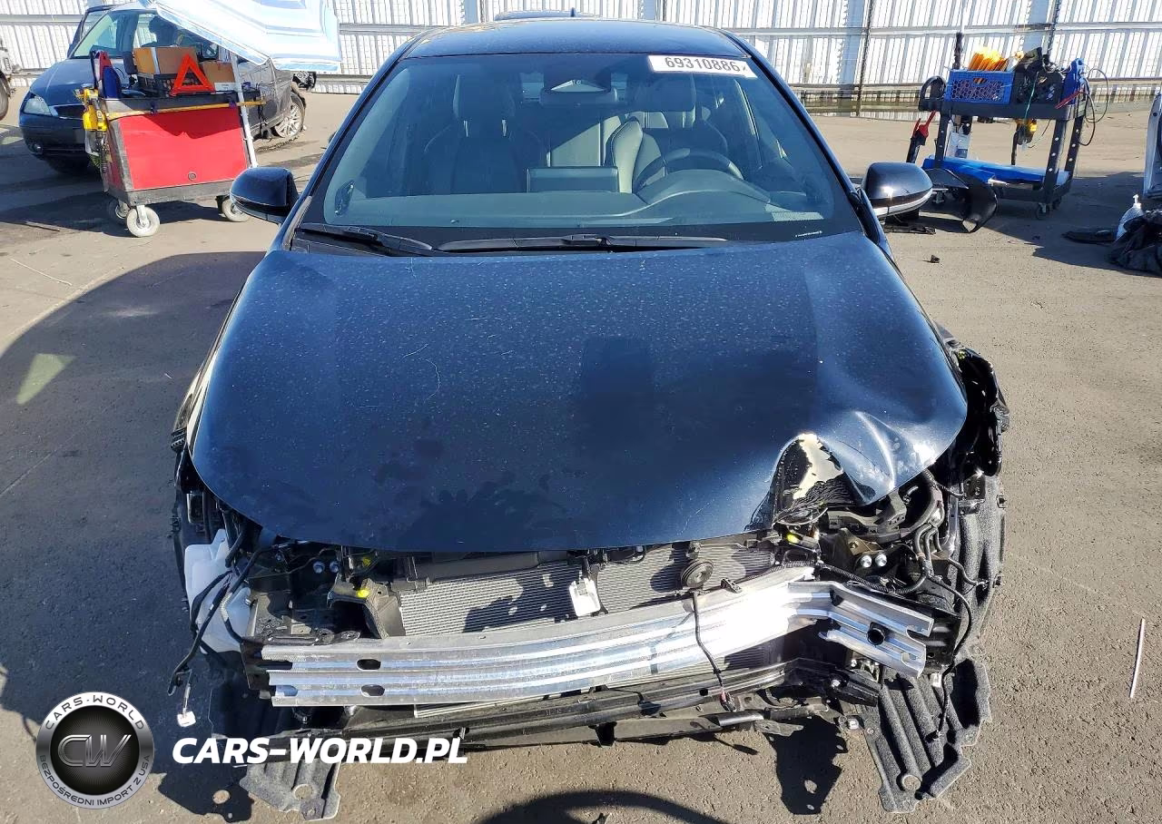 2024 Toyota Corolla Xse VIN:JTNC4MBE2R3229840 - 5
