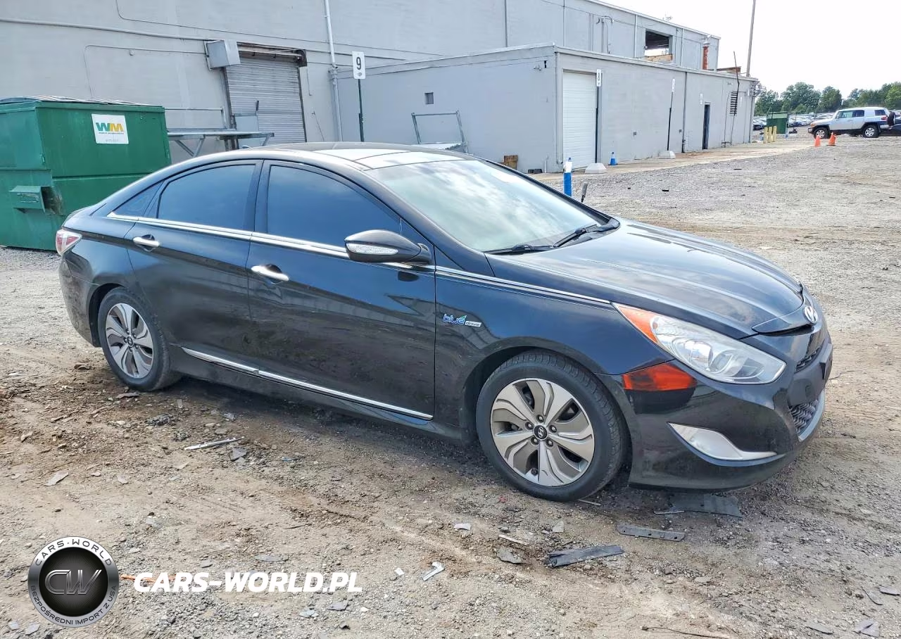 2013 Hyundai Sonata Hybrid VIN:KMHEC4A43DA050702 - 4