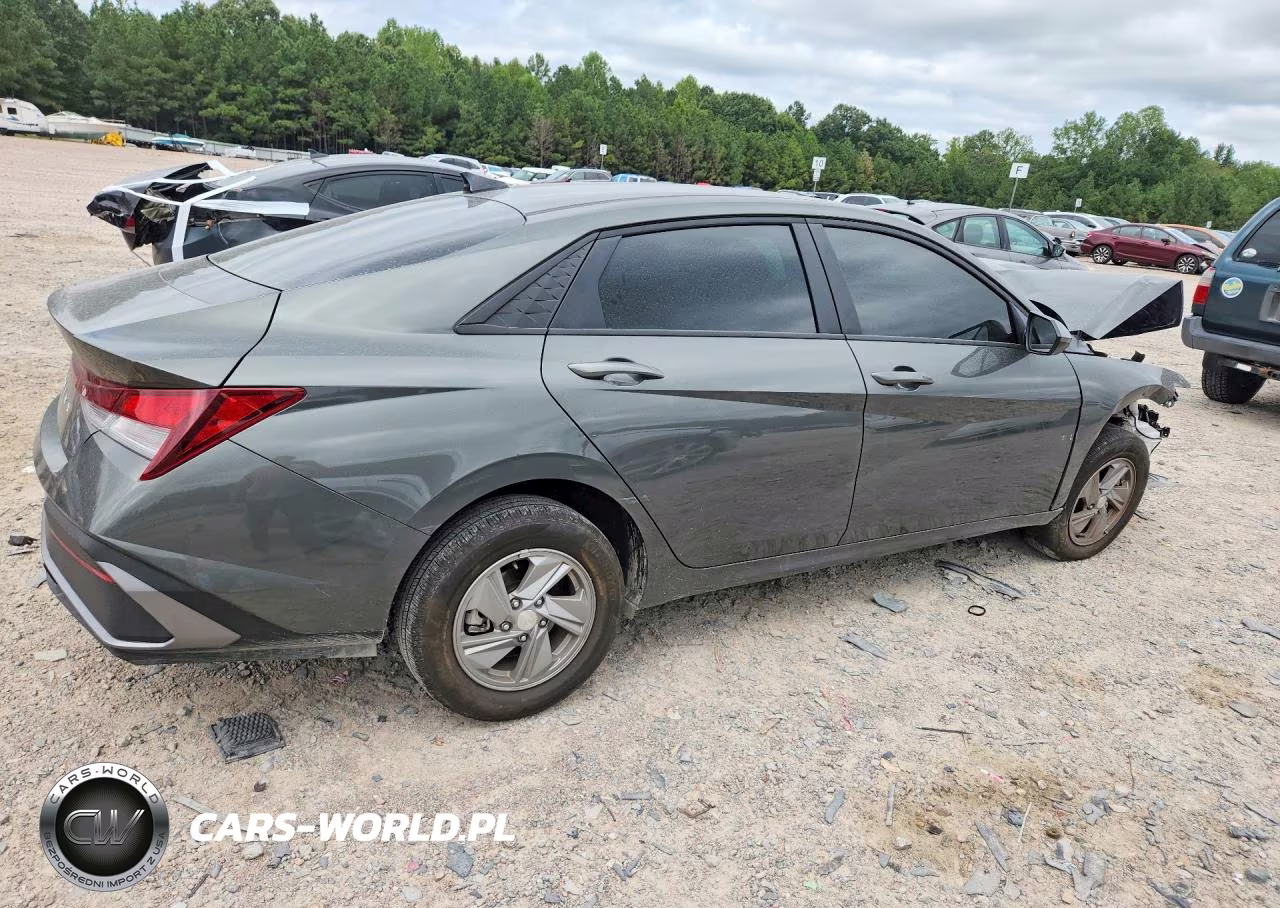 2026 Hyundai Elantra Se VIN:KMHLL4DG9TU118494 - 3