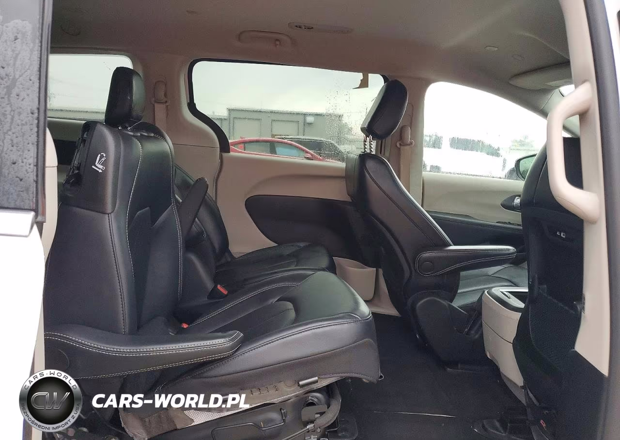 2024 Chrysler Pacifica Hybrid Select VIN:2C4RC1S7XRR150294 - 11