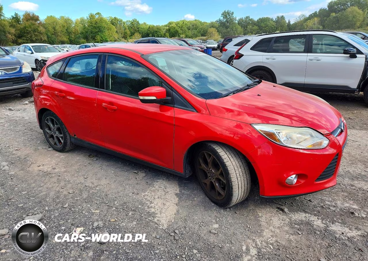 2013 Ford Focus Se VIN:1FADP3K23DL339343 - 4