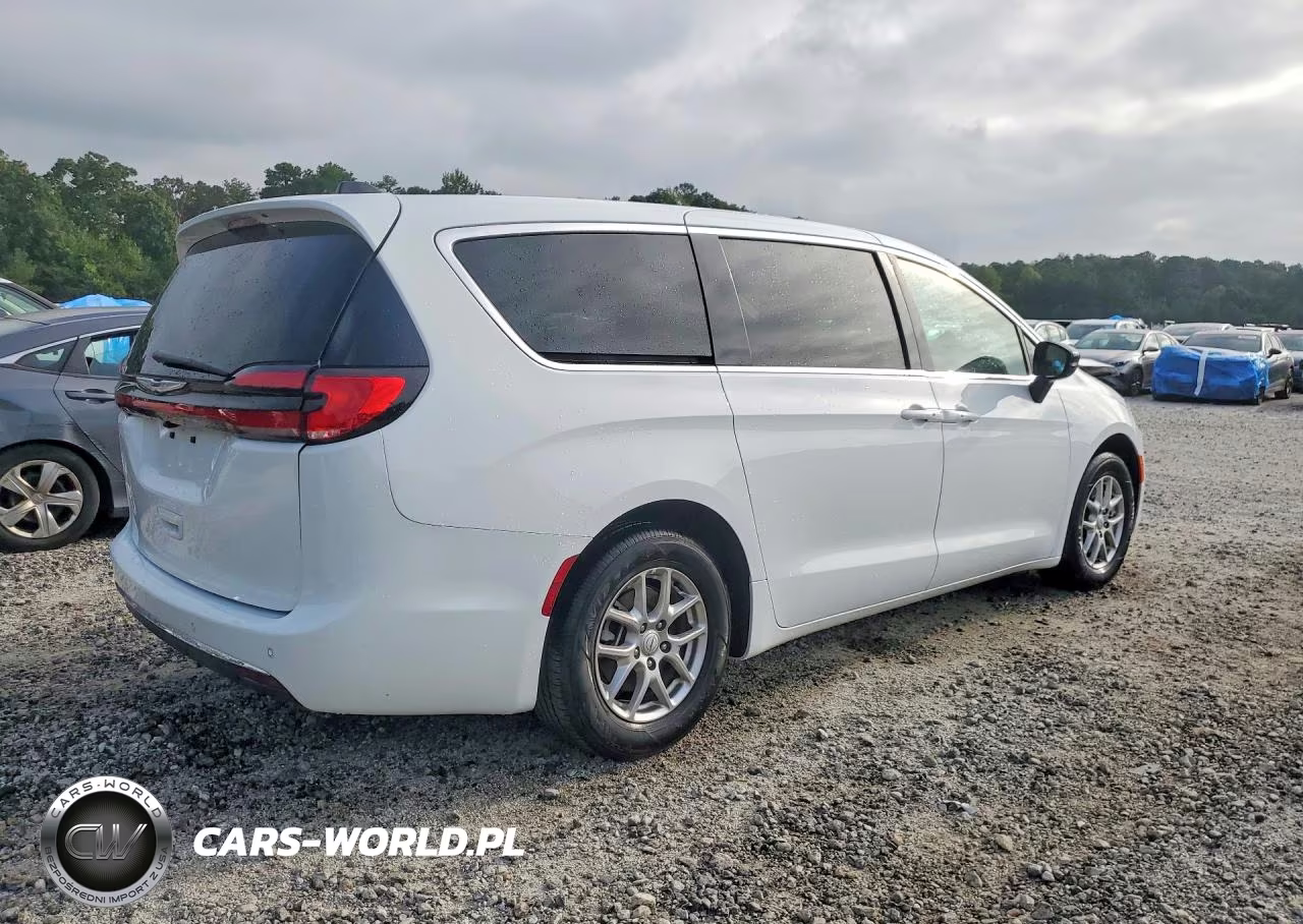 2026 Chrysler Pacifica Select VIN:2C4RC1BG8TR239708 - 3