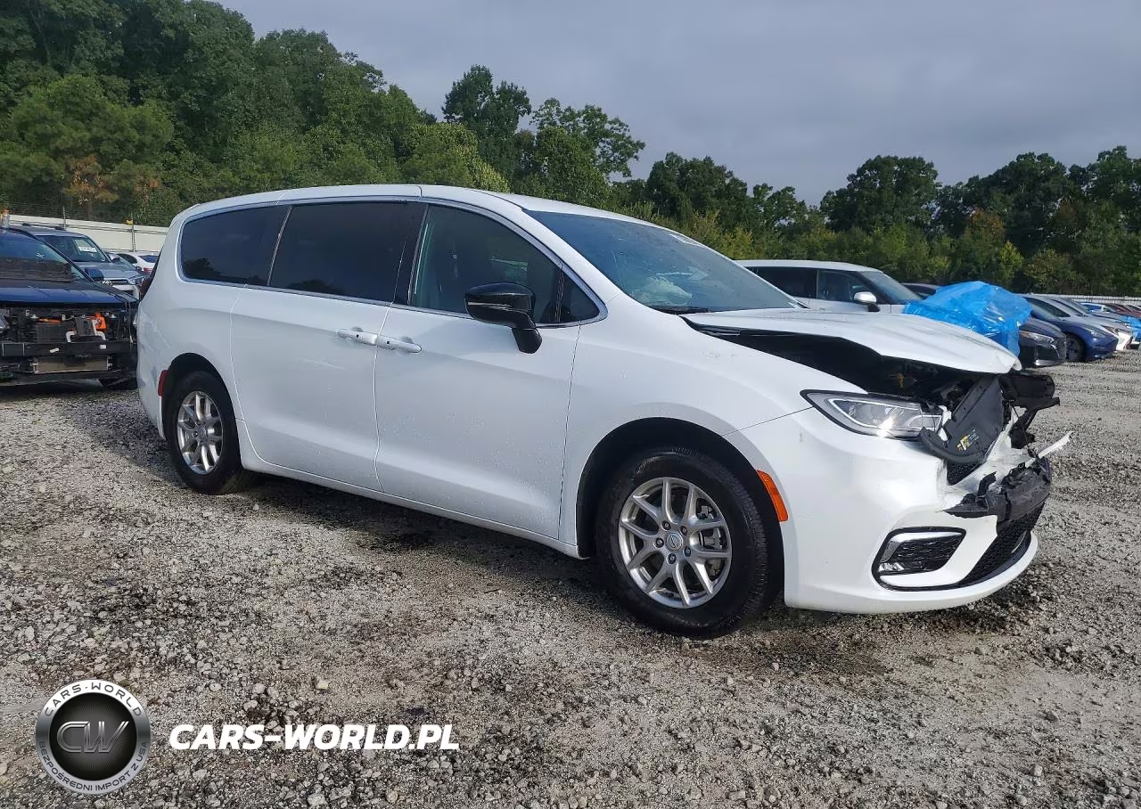 2026 Chrysler Pacifica Select VIN:2C4RC1BG8TR239708 - 4