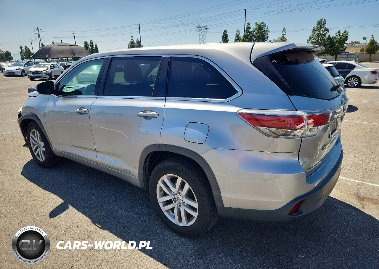 2015 Toyota Highlander Le VIN:5TDZARFH2FS013893 - 2