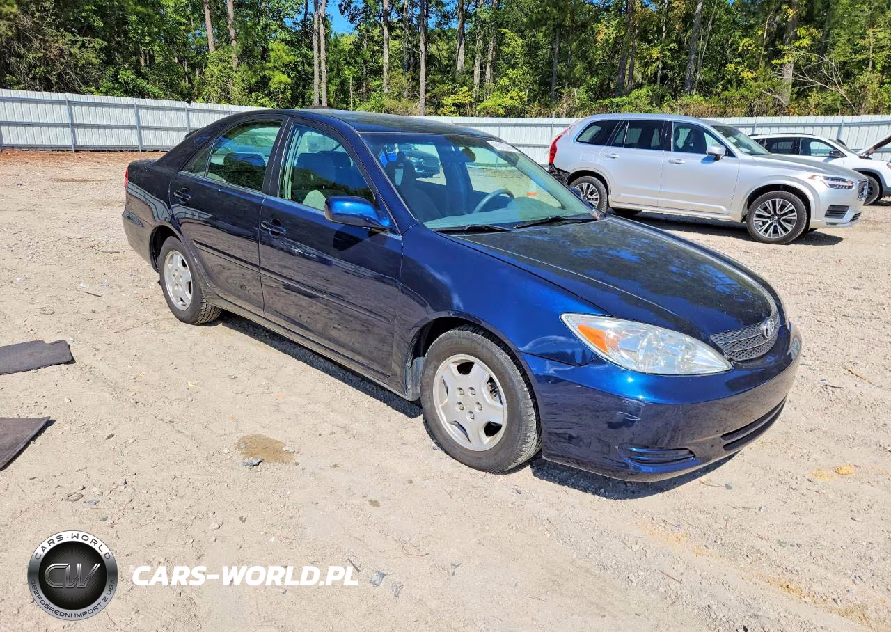 2002 Toyota Camry Le V6 VIN:4T1BF30K52U529235 - 4