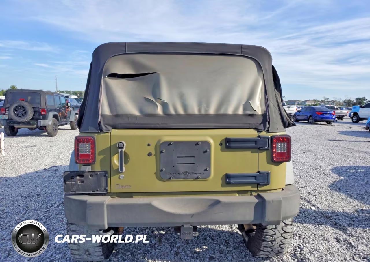 2013 Jeep Wrangler Unlimited Sport VIN:1C4BJWDG8DL585107 - 6