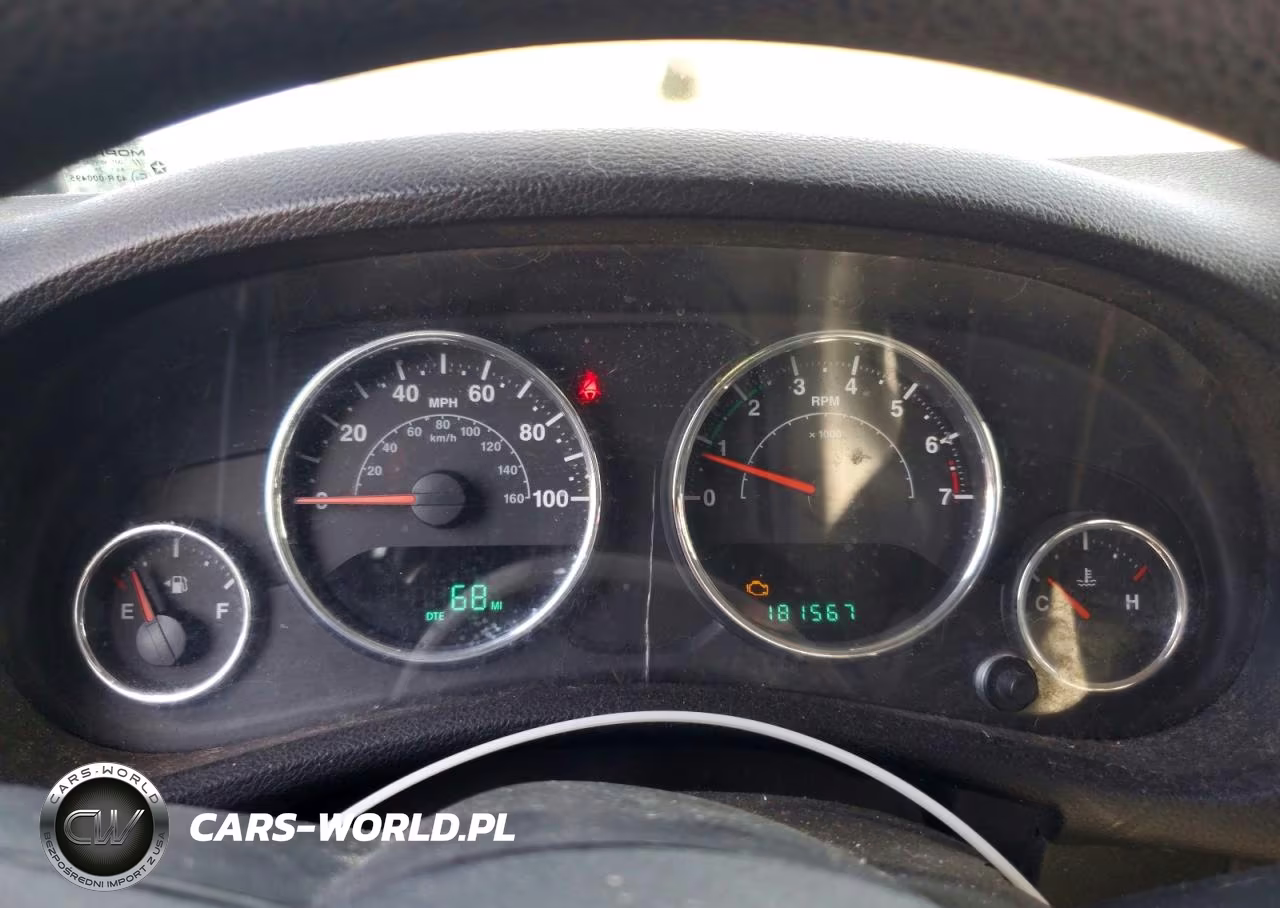 2013 Jeep Wrangler Unlimited Sport VIN:1C4BJWDG8DL585107 - 9