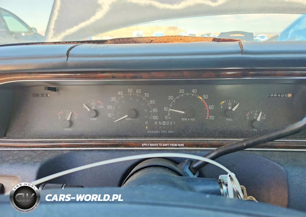 1992 Buick Roadmaster VIN:1G4BN5377NR445673 - 9