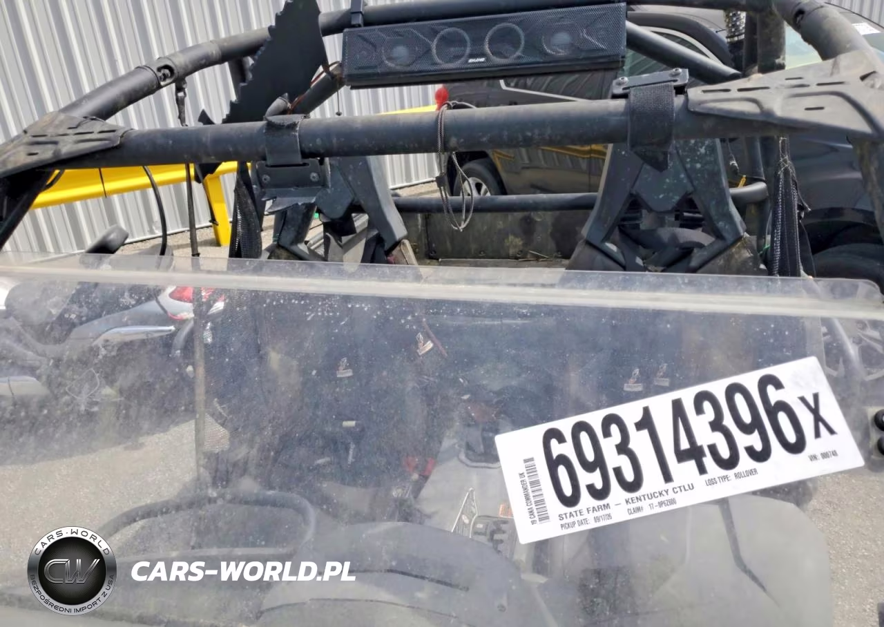 2019 Can-Am Commander Utility Vehicle VIN:3JBKKAN20KJ000748 - 10