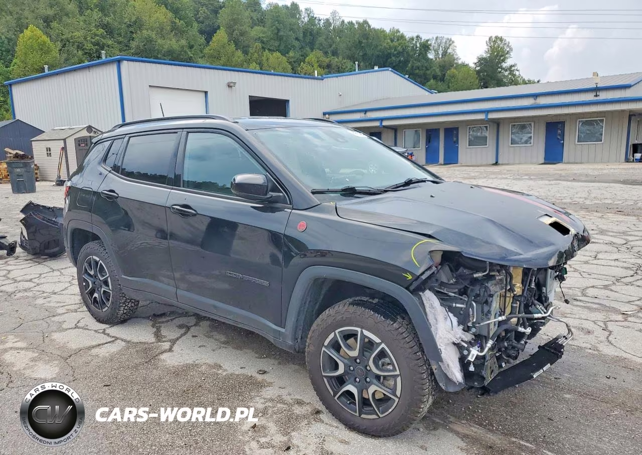 2025 Jeep Compass Trailhawk VIN:3C4NJDDN6ST551233 - 4