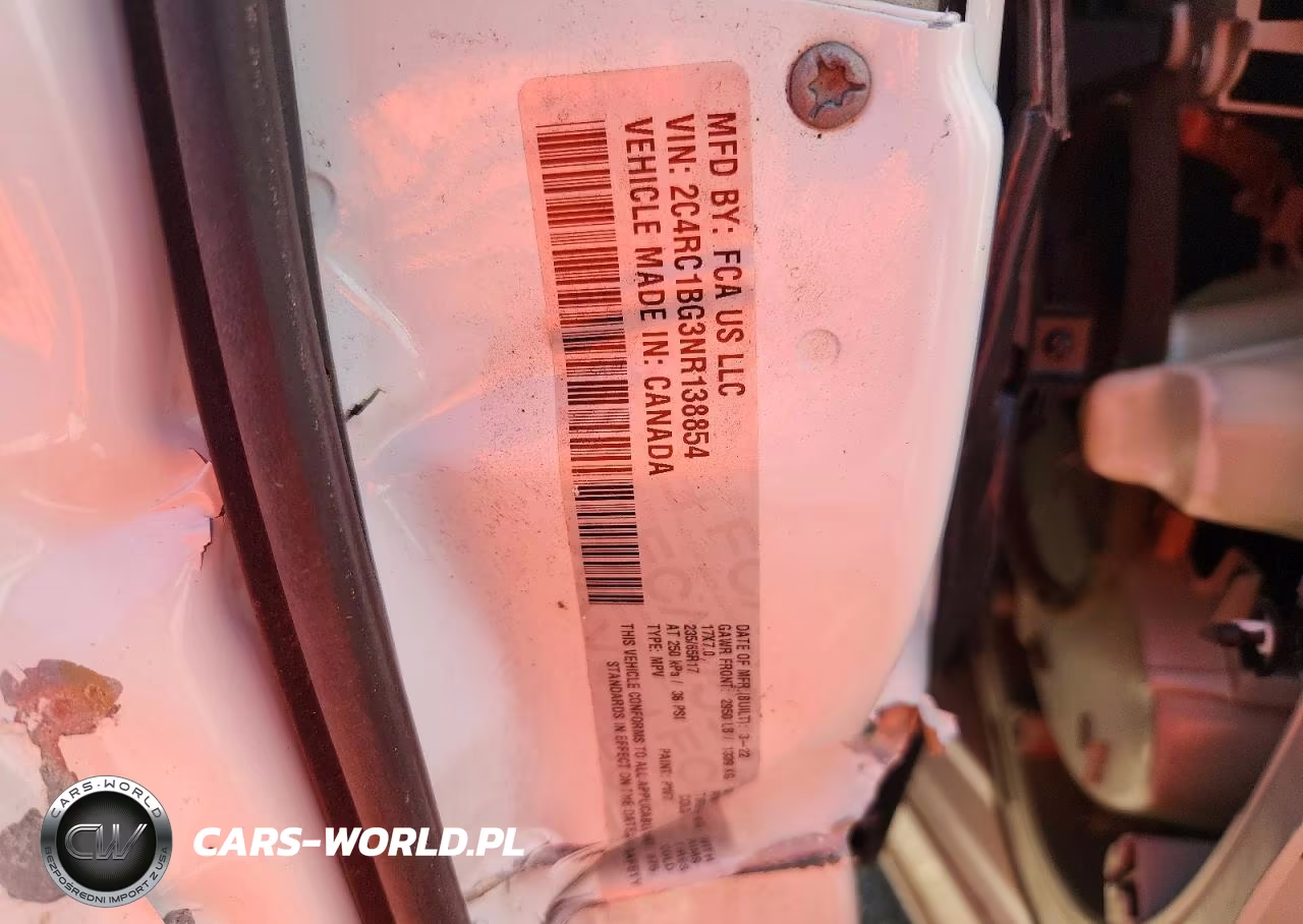 2022 Chrysler Pacifica Touring L VIN:2C4RC1BG3NR138854 - 13