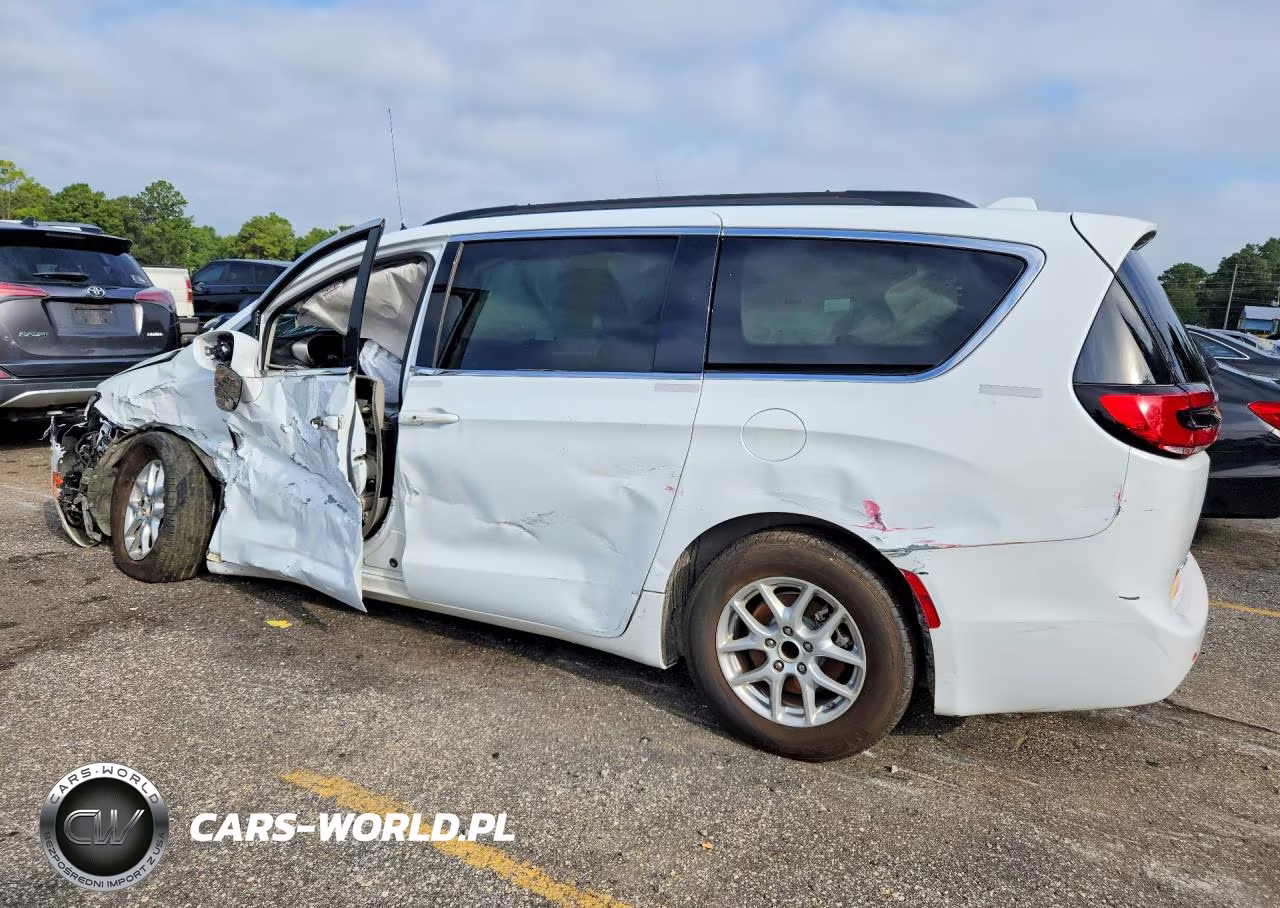 2022 Chrysler Pacifica Touring L VIN:2C4RC1BG3NR138854 - 2