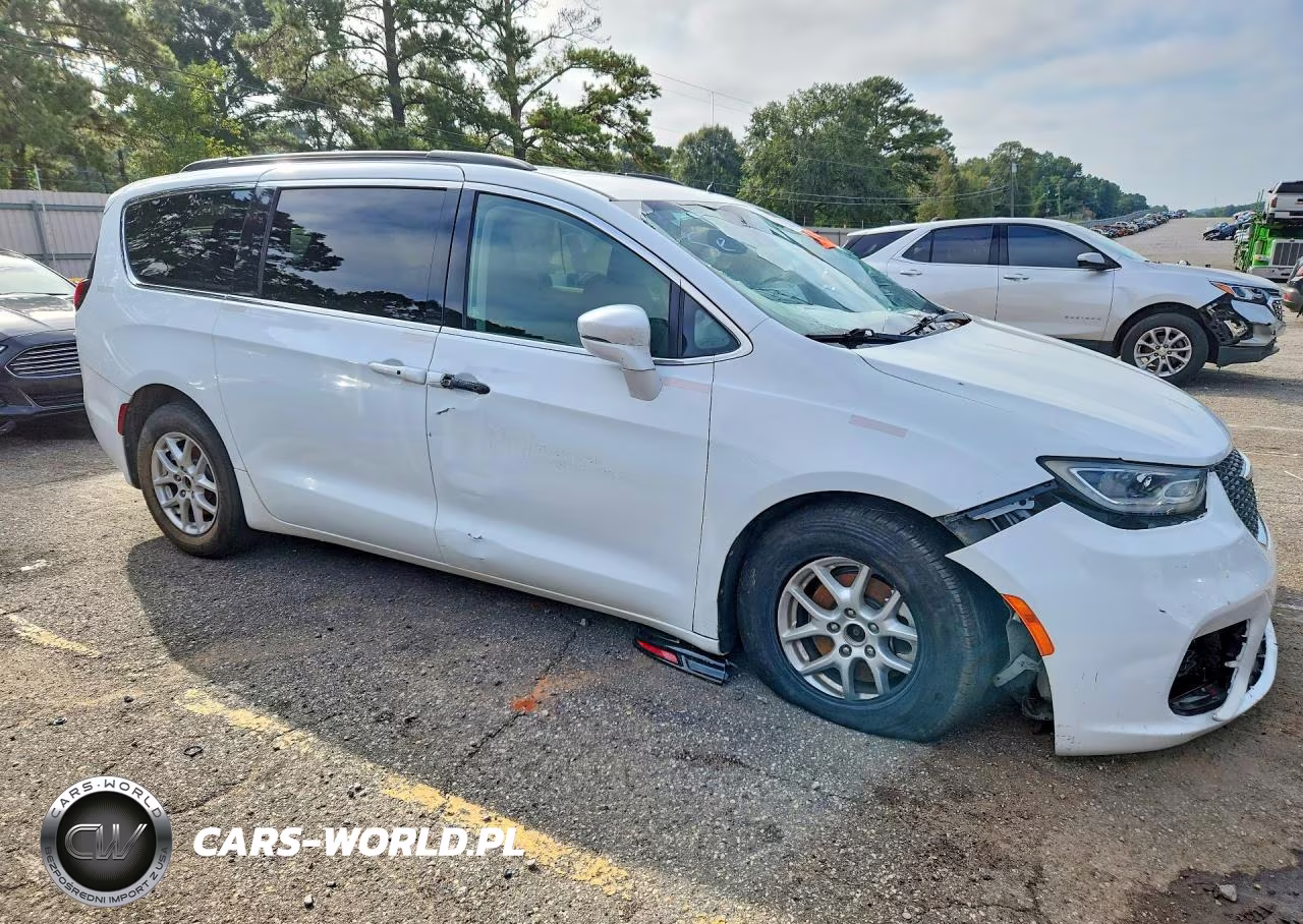 2022 Chrysler Pacifica Touring L VIN:2C4RC1BG3NR138854 - 4