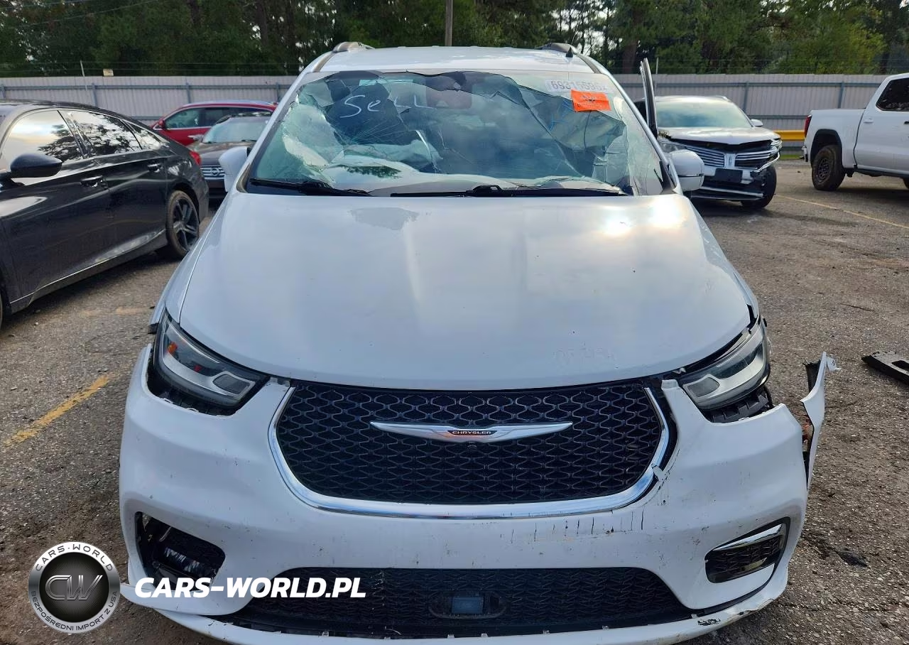 2022 Chrysler Pacifica Touring L VIN:2C4RC1BG3NR138854 - 5