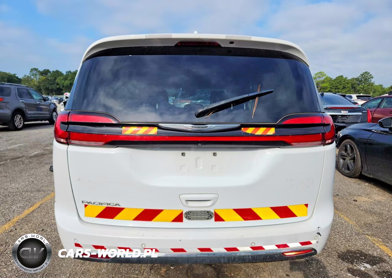 2022 Chrysler Pacifica Touring L VIN:2C4RC1BG3NR138854 - 6