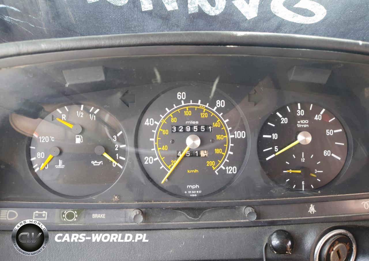 1982 Mercedes-Benz 300 Dt VIN:WDBAB33A2CB000769 - 9