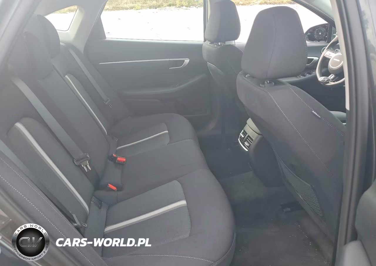 2026 Hyundai Sonata Hybrid Blue VIN:KMHL24JJ4TA178932 - 10