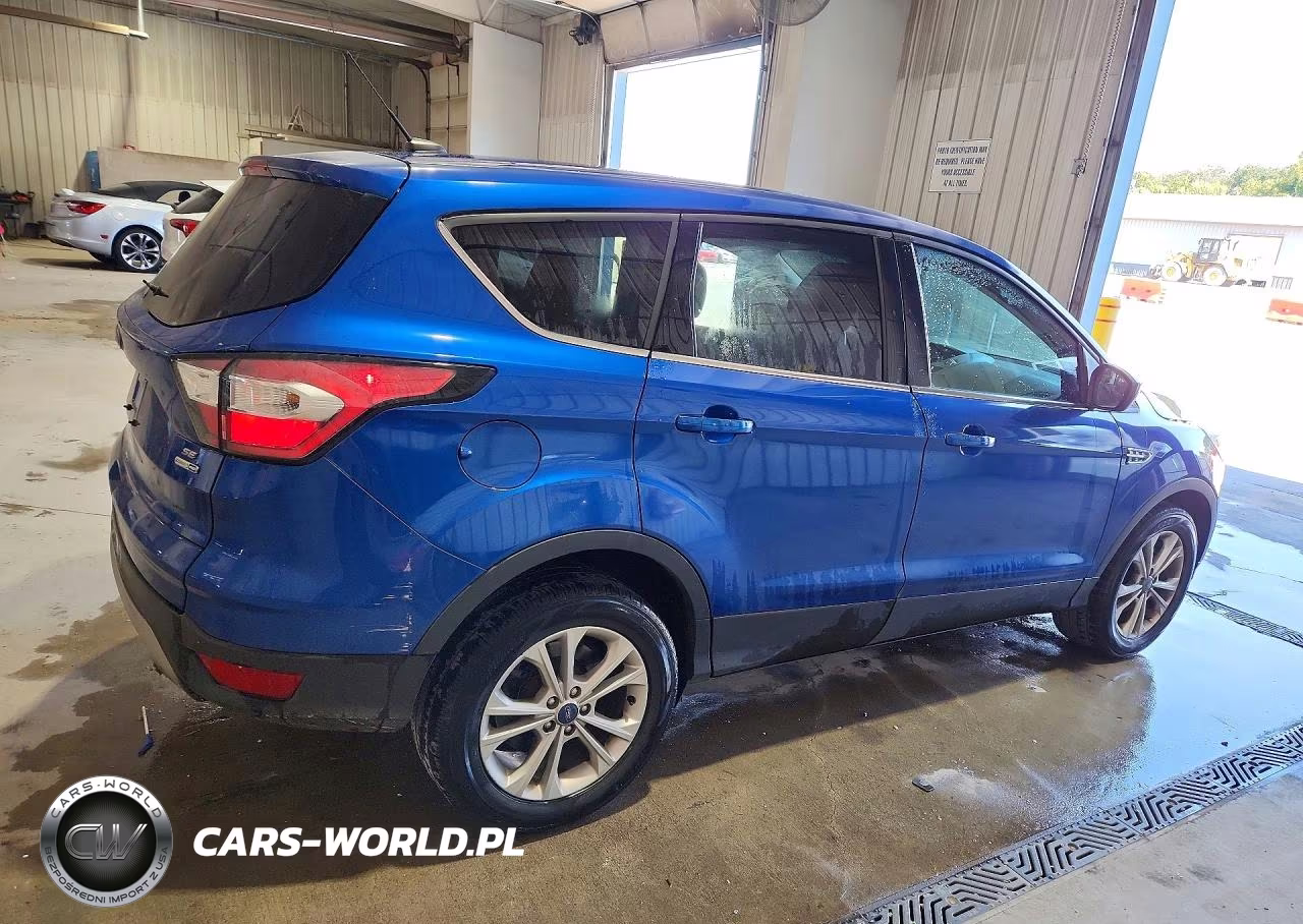 2017 Ford Escape Se VIN:1FMCU9GD4HUC58939 - 3