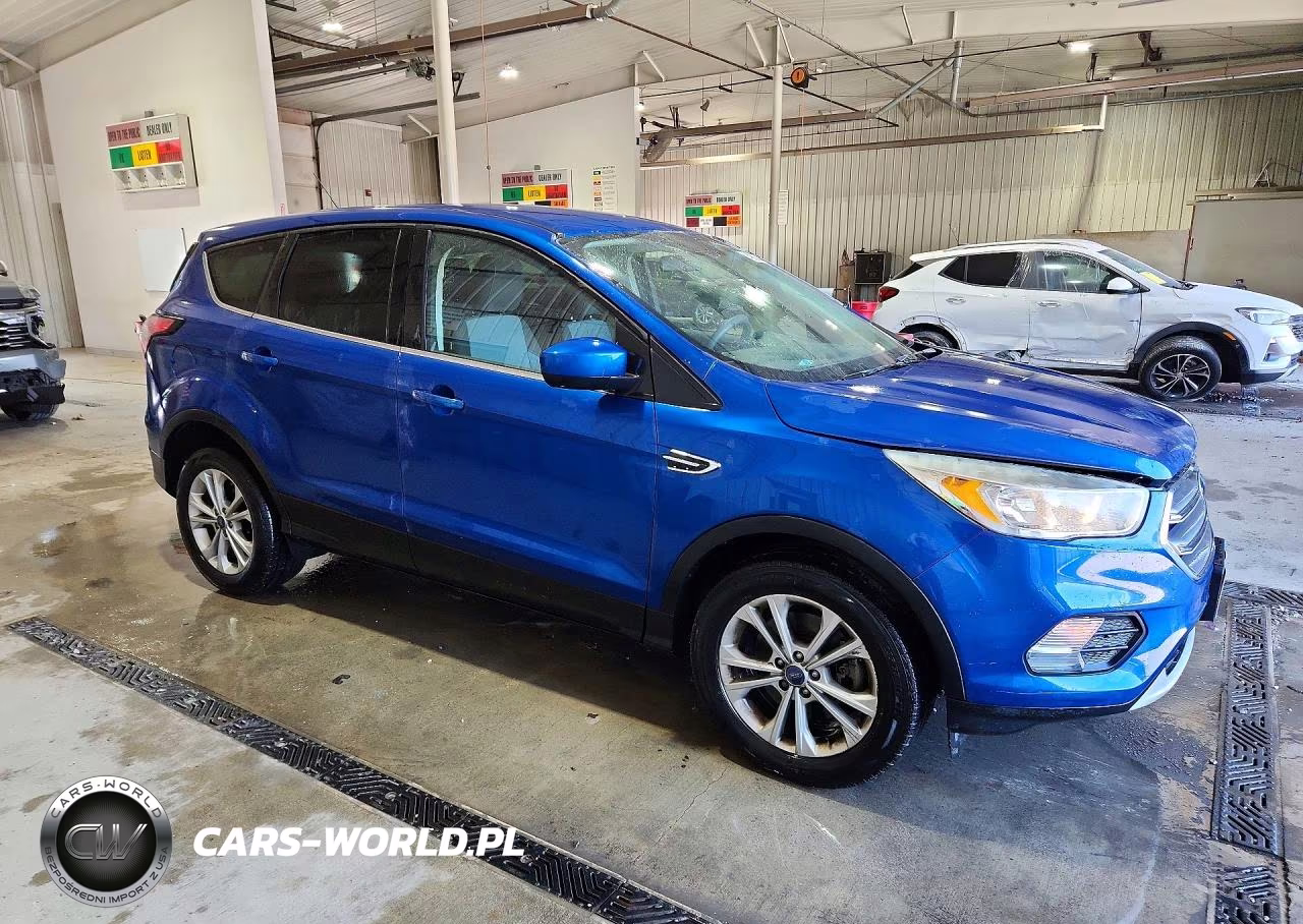 2017 Ford Escape Se VIN:1FMCU9GD4HUC58939 - 4