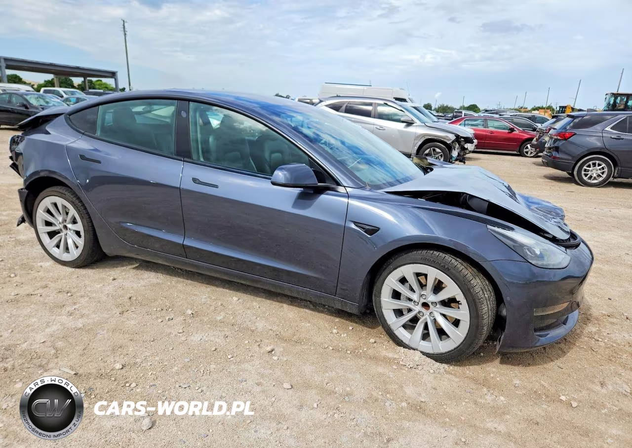 2022 Tesla Model 3 VIN:5YJ3E1EAXNF370306 - 4