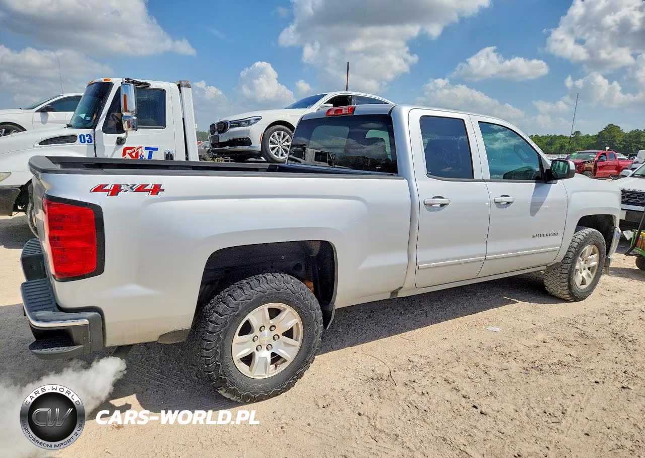 2018 Chevrolet Silverado K1500 Lt VIN:1GCVKREH6JZ294424 - 3