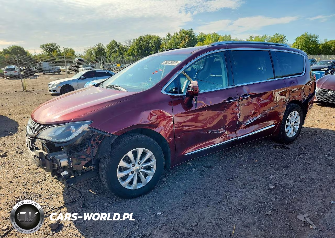 2019 Chrysler Pacifica Touring L VIN:2C4RC1BG9KR559926 - 1