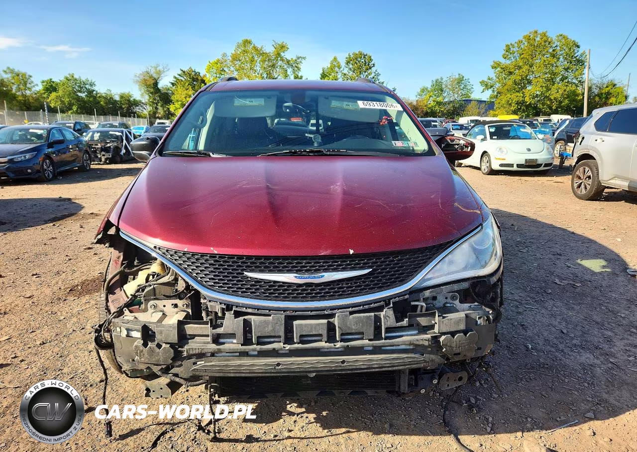 2019 Chrysler Pacifica Touring L VIN:2C4RC1BG9KR559926 - 5