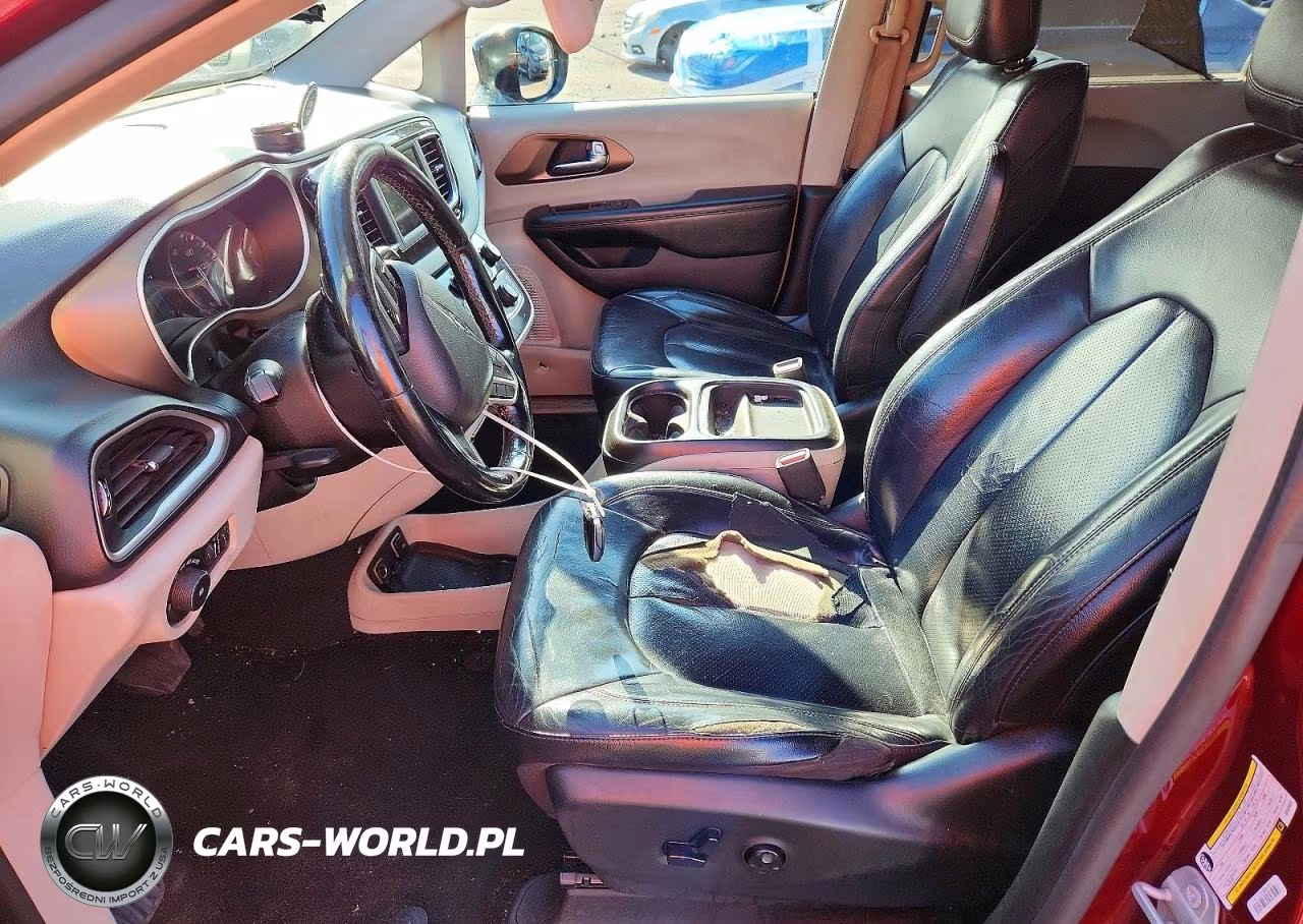 2019 Chrysler Pacifica Touring L VIN:2C4RC1BG9KR559926 - 7