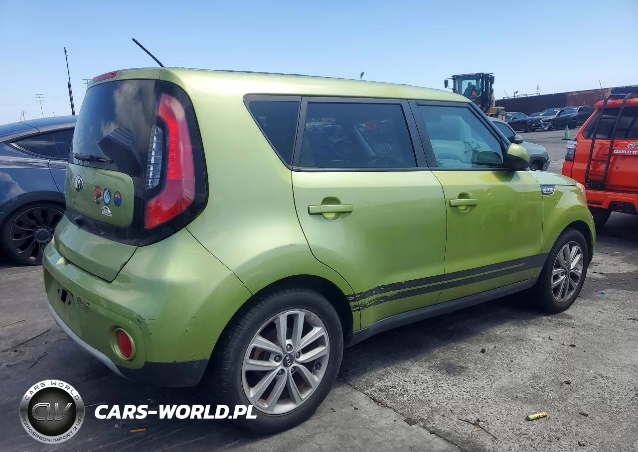 2018 Kia Soul + VIN:KNDJP3A58J7888274 - 3