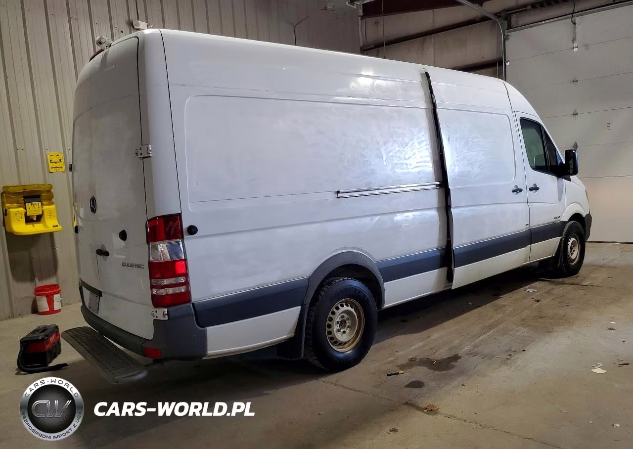 2015 Mercedes-Benz Sprinter 2500 Delivery Van VIN:WD3PE8DB4FP133431 - 3