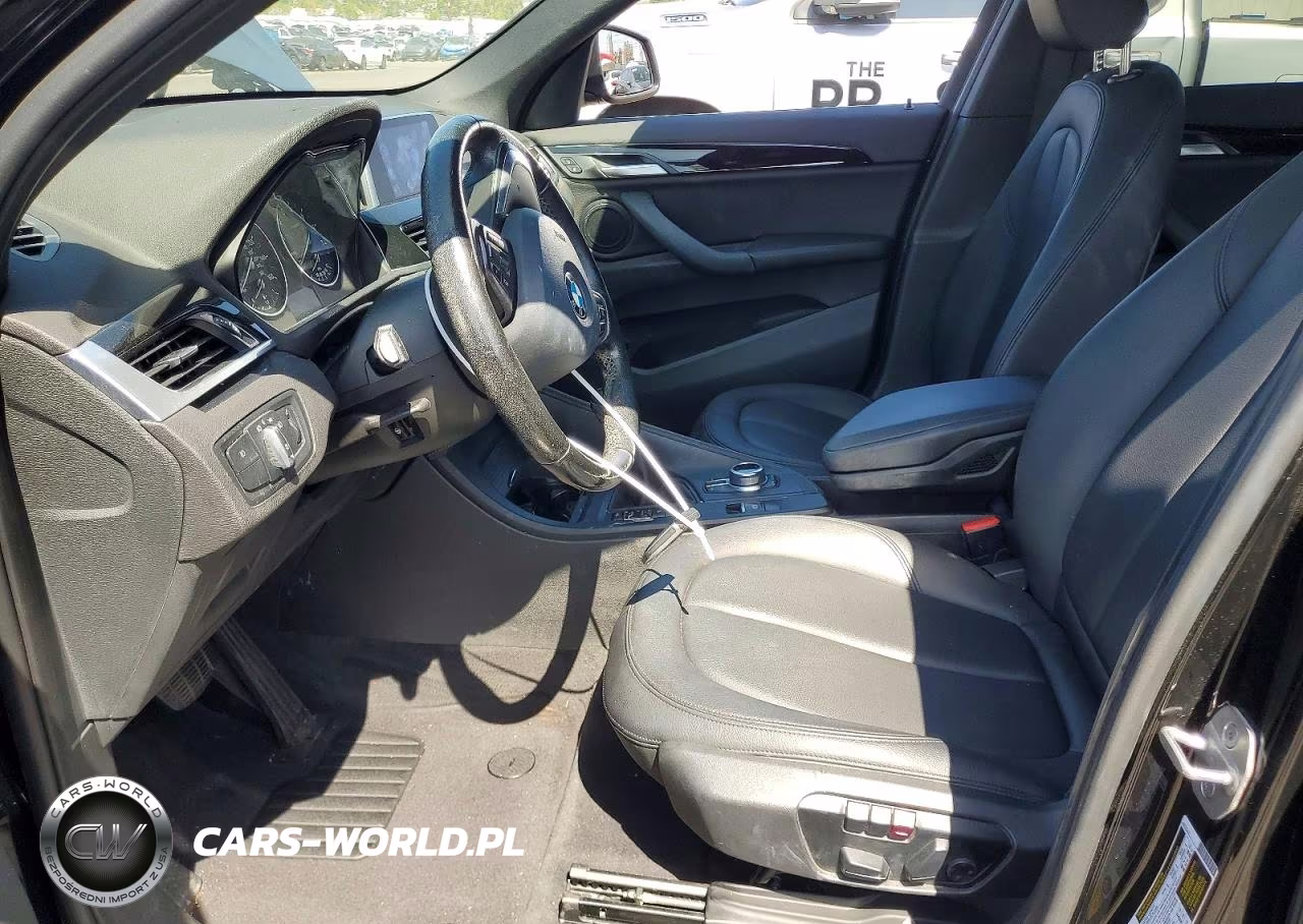2018 BMW X1 xDrive28I VIN:WBXHT3Z38J4A66773 - 7
