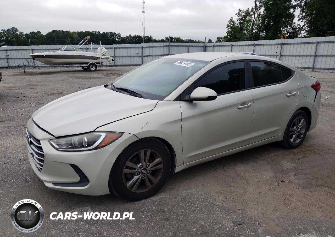 HYUNDAI ELANTRA SE