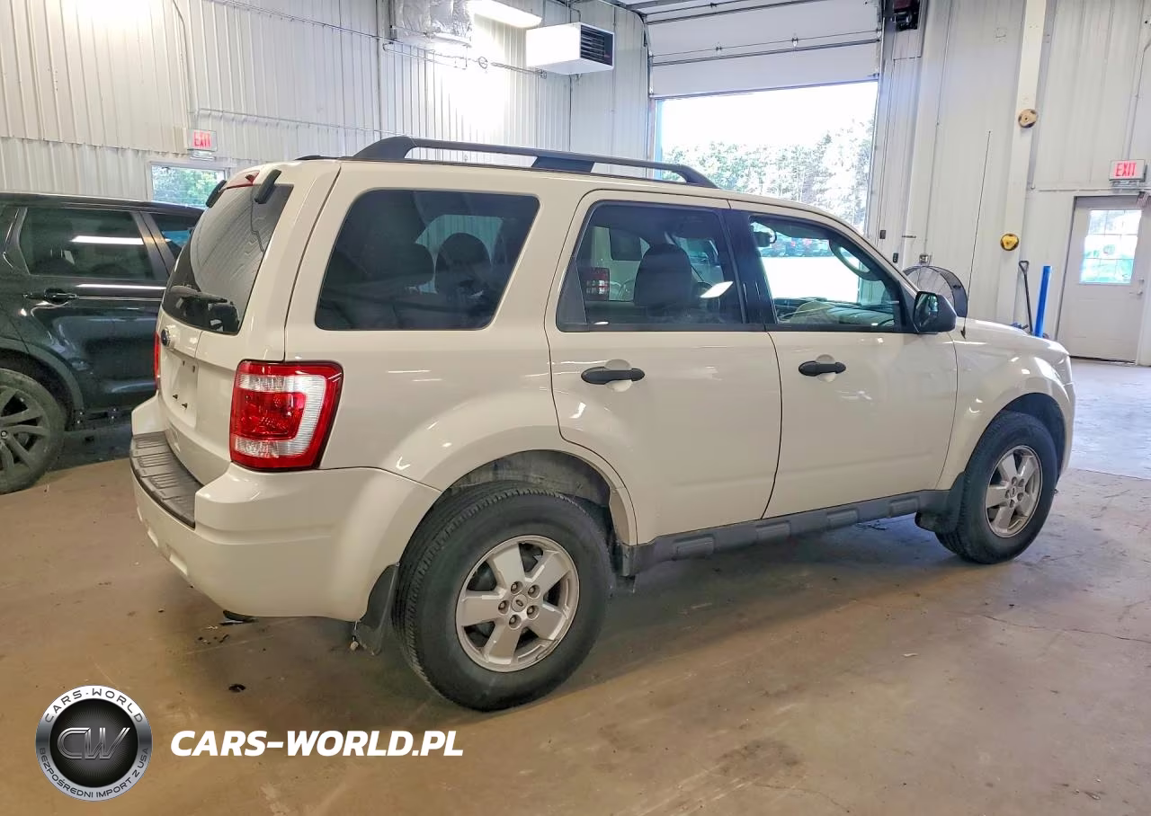 2011 Ford Escape VIN:1FMCU0D73BKA37071 - 3