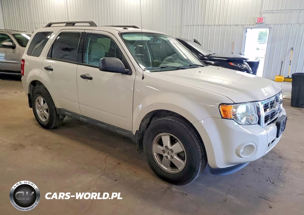 2011 Ford Escape VIN:1FMCU0D73BKA37071 - 4