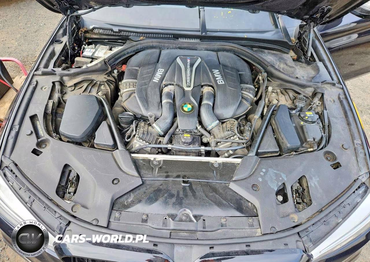 2018 BMW M550Xi VIN:WBAJB9C55JB036800 - 11