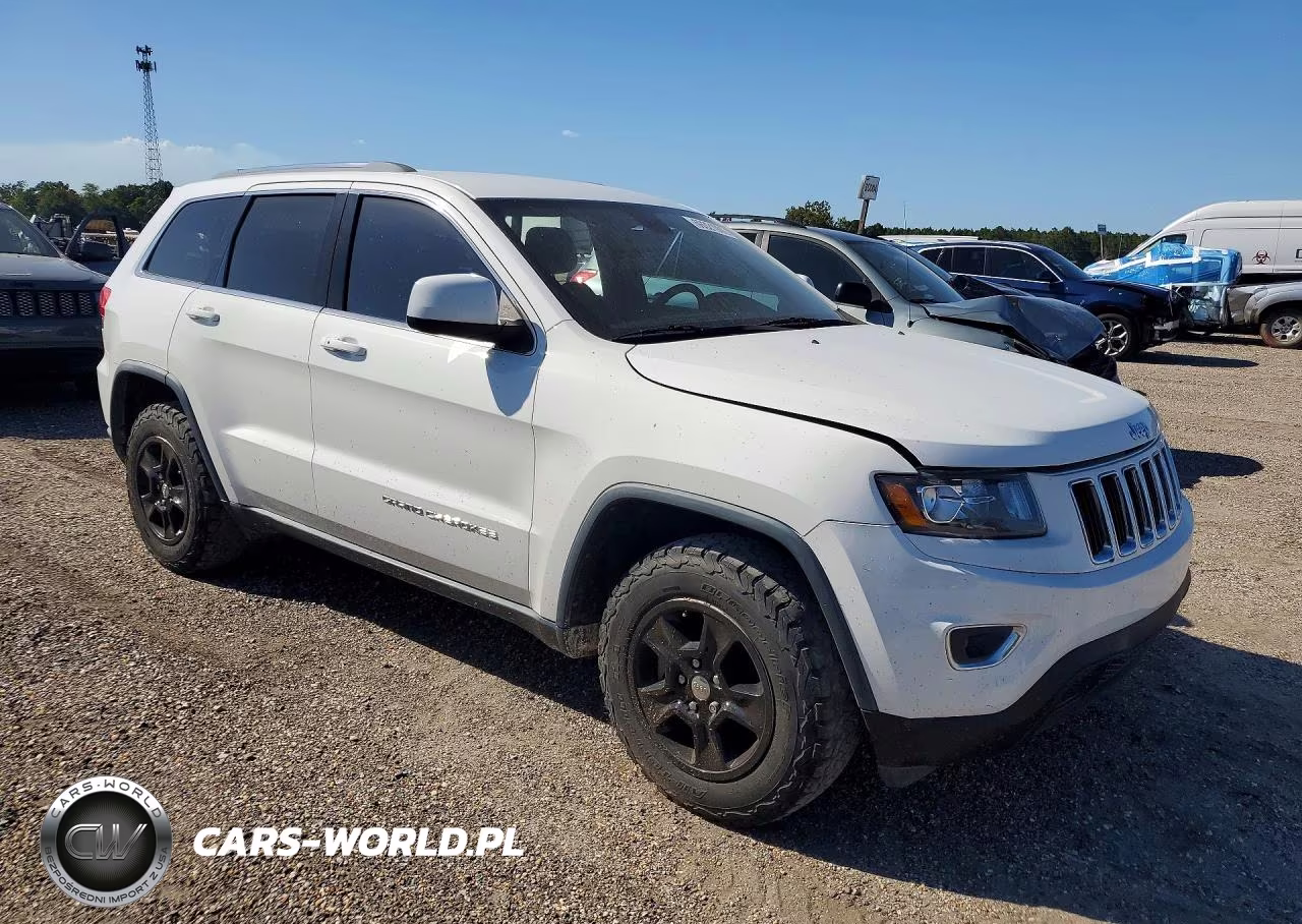 2015 Jeep Grand Cherokee Laredo VIN:1C4RJEAG4FC668565 - 4