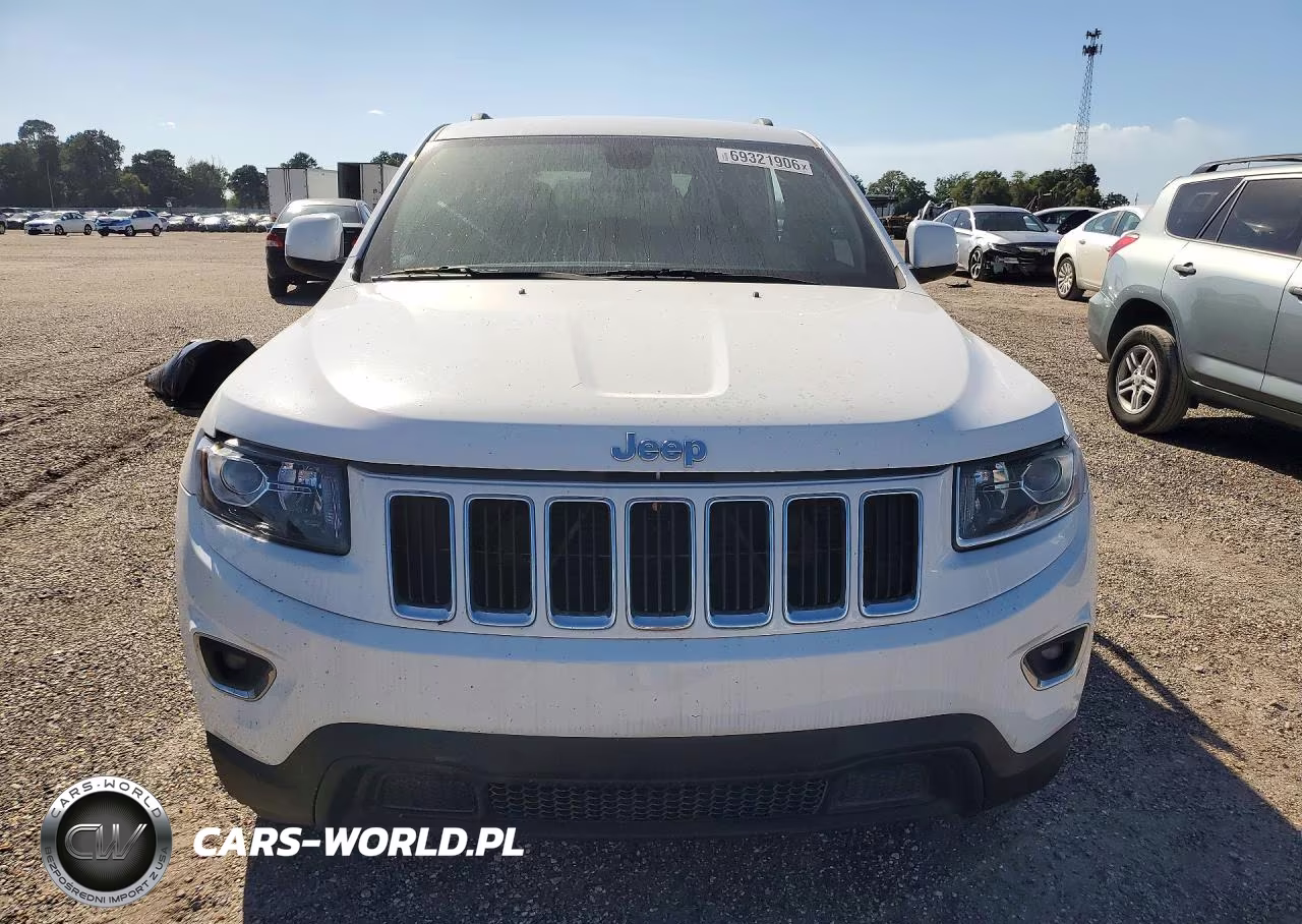 2015 Jeep Grand Cherokee Laredo VIN:1C4RJEAG4FC668565 - 5