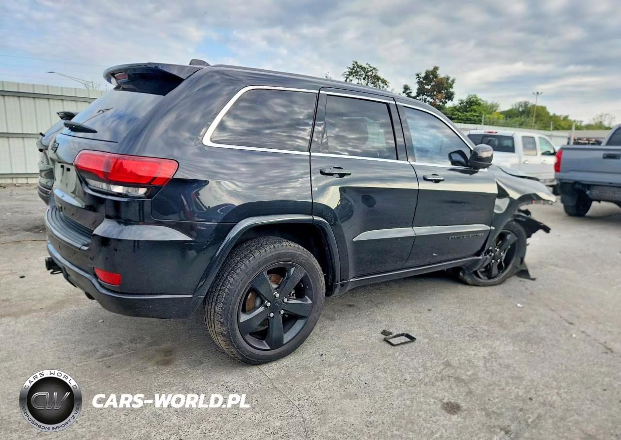 2015 Jeep Grand Cherokee Laredo VIN:1C4RJFAG1FC171317 - 3