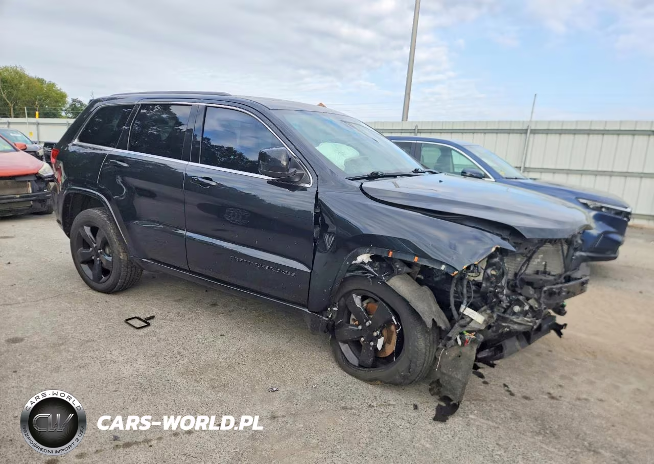 2015 Jeep Grand Cherokee Laredo VIN:1C4RJFAG1FC171317 - 4