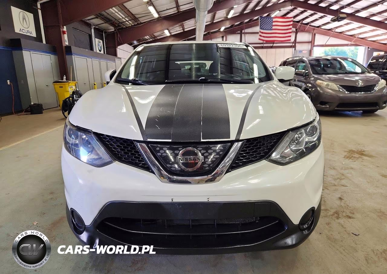 2018 Nissan Rogue Sport S VIN:JN1BJ1CR5JW268839 - 5