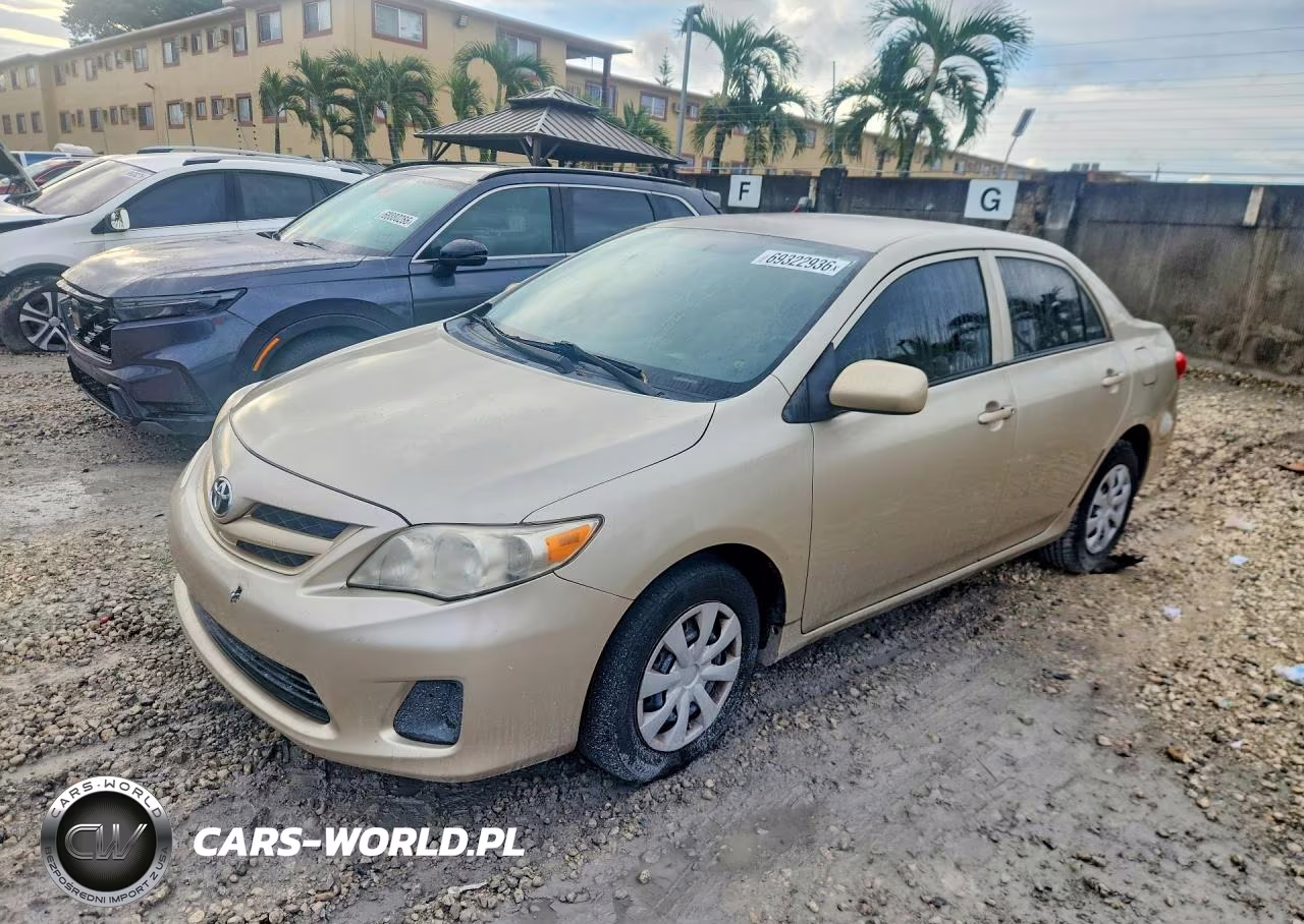 2013 Toyota Corolla Le VIN:5YFBU4EE3DP179686 - 1