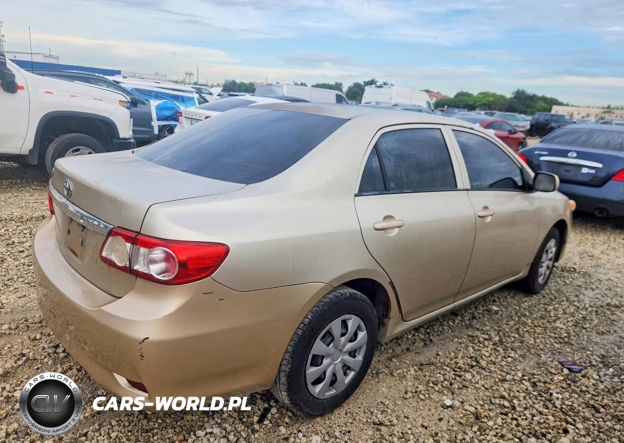 2013 Toyota Corolla Le VIN:5YFBU4EE3DP179686 - 3